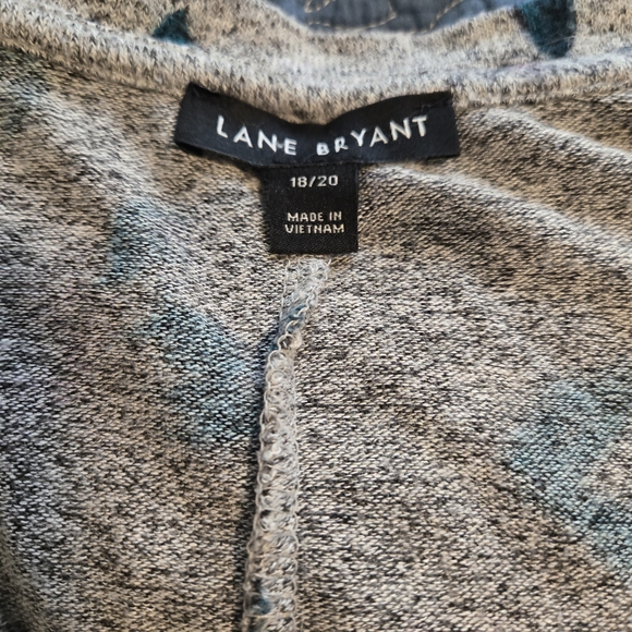 Lane Bryant Gray Floral Long Sleeve V-Neck Tee - Picture 4 of 4